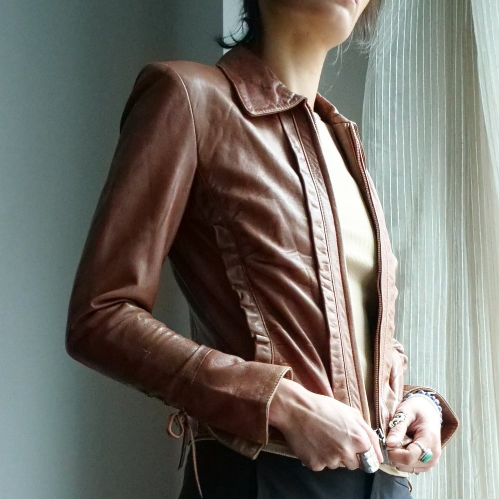 VINTAGE Lace-up Sleeve Ruched Leather Jacket - Picture 3 of 8